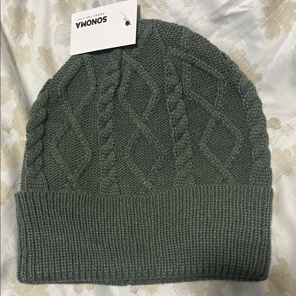 Sonoma Women's Cable Knit Beanie in Green